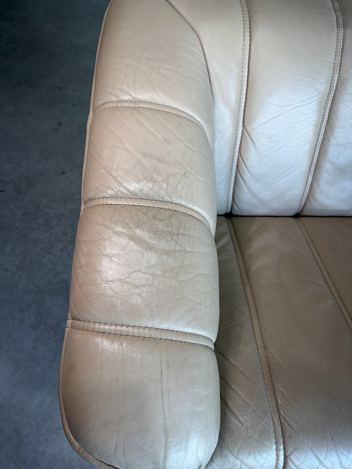 Vintage Norwegian Beige Leather and Teak Sofa by Hjellegjerde Møbler
