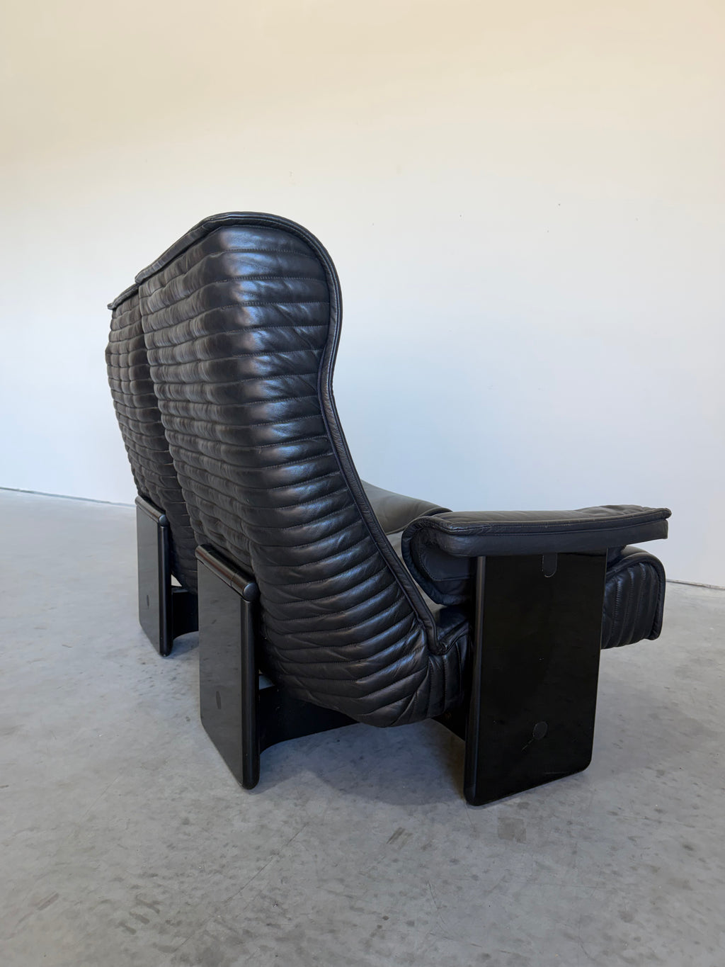 Otto Zapf for Knoll Follow Me black leather two seat sofa