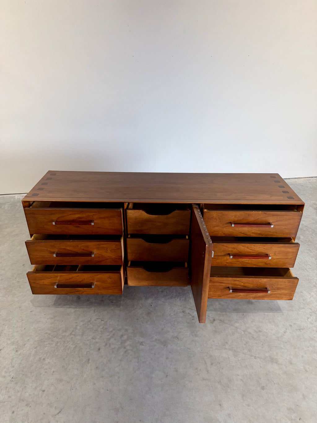 Mid Century Lane Tower Suite 9 Drawer Dresser
