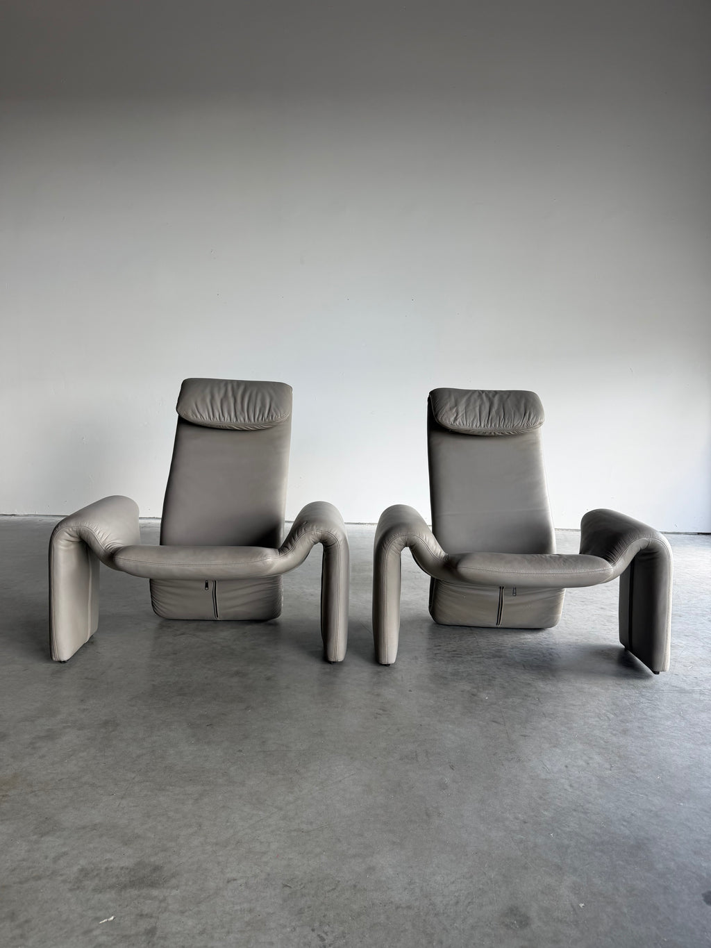 Vintage Sculptural Post Modern Gray Leather Lounge Chair Pair