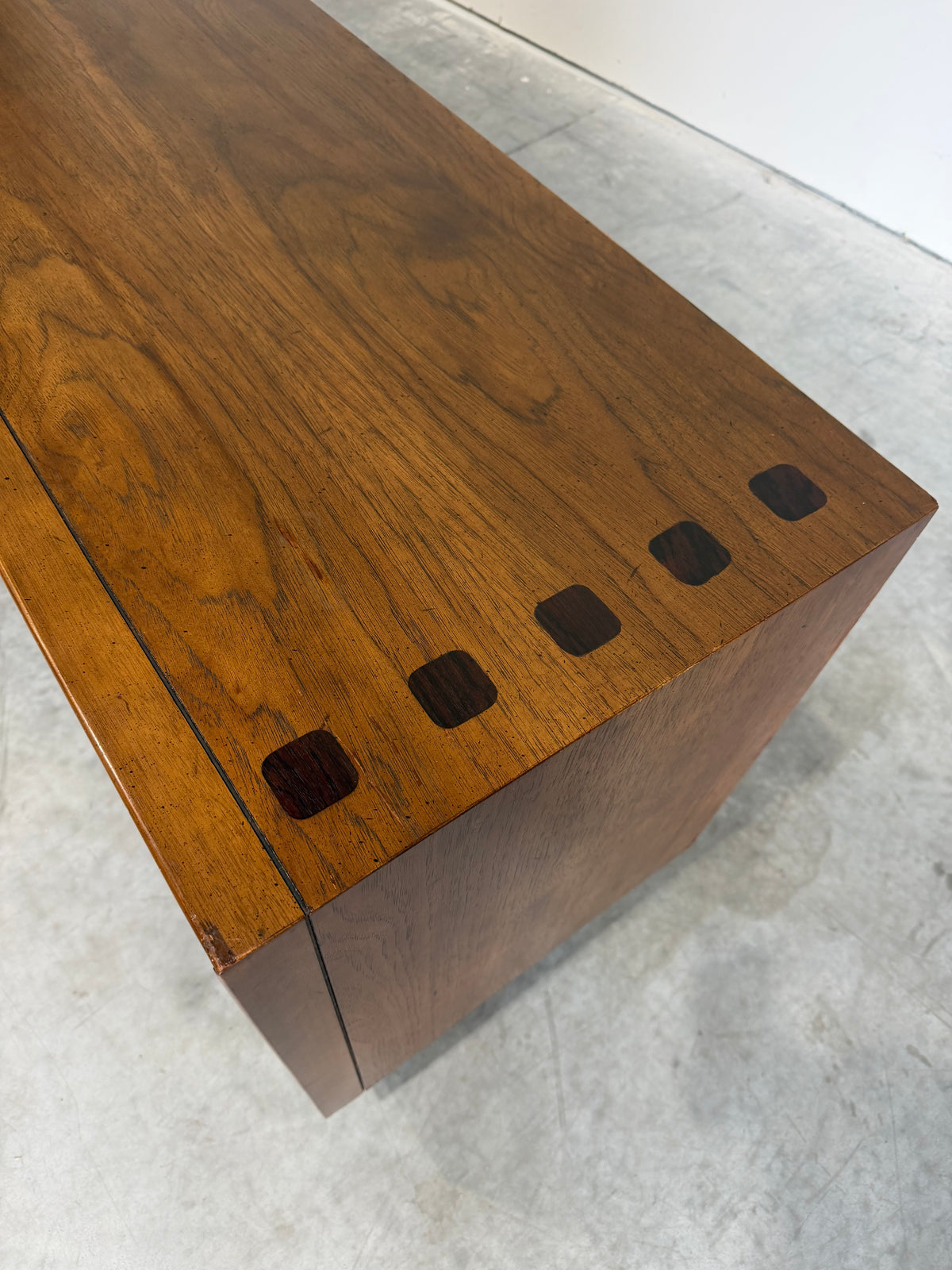Mid Century Lane Tower Suite 9 Drawer Dresser