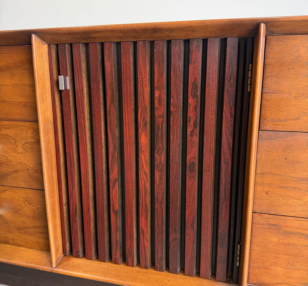 Mid Century Lane Tower Suite 9 Drawer Dresser