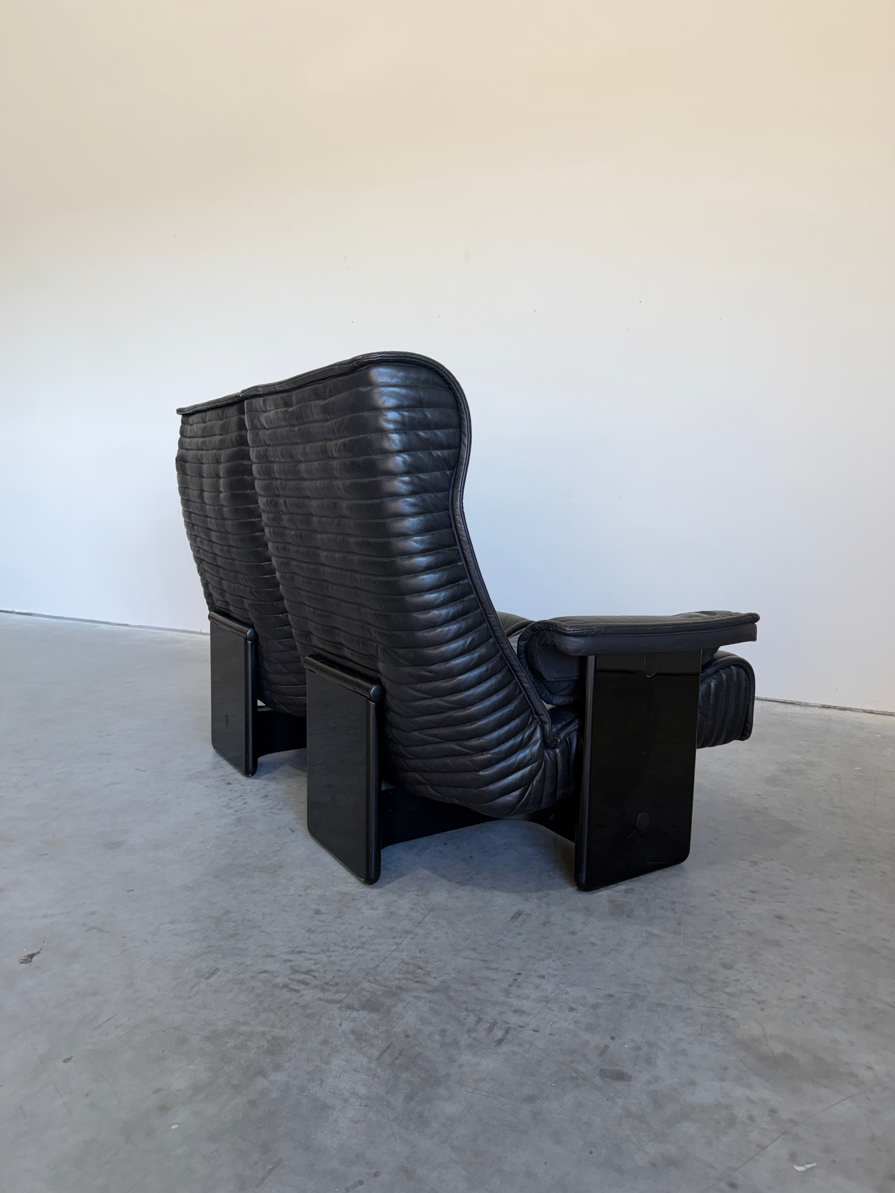 Otto Zapf for Knoll Follow Me black leather two seat sofa