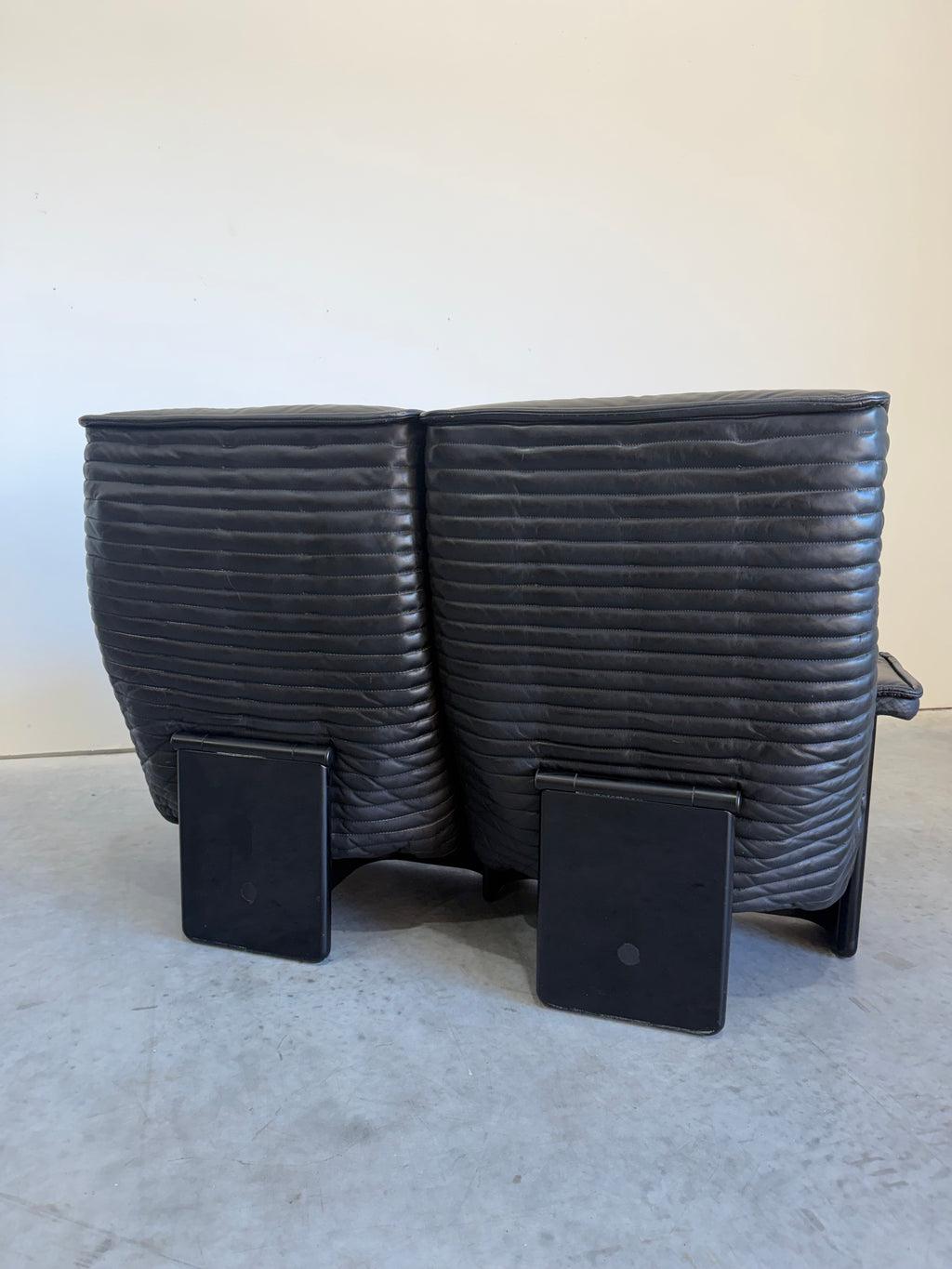 Otto Zapf for Knoll Follow Me black leather two seat sofa