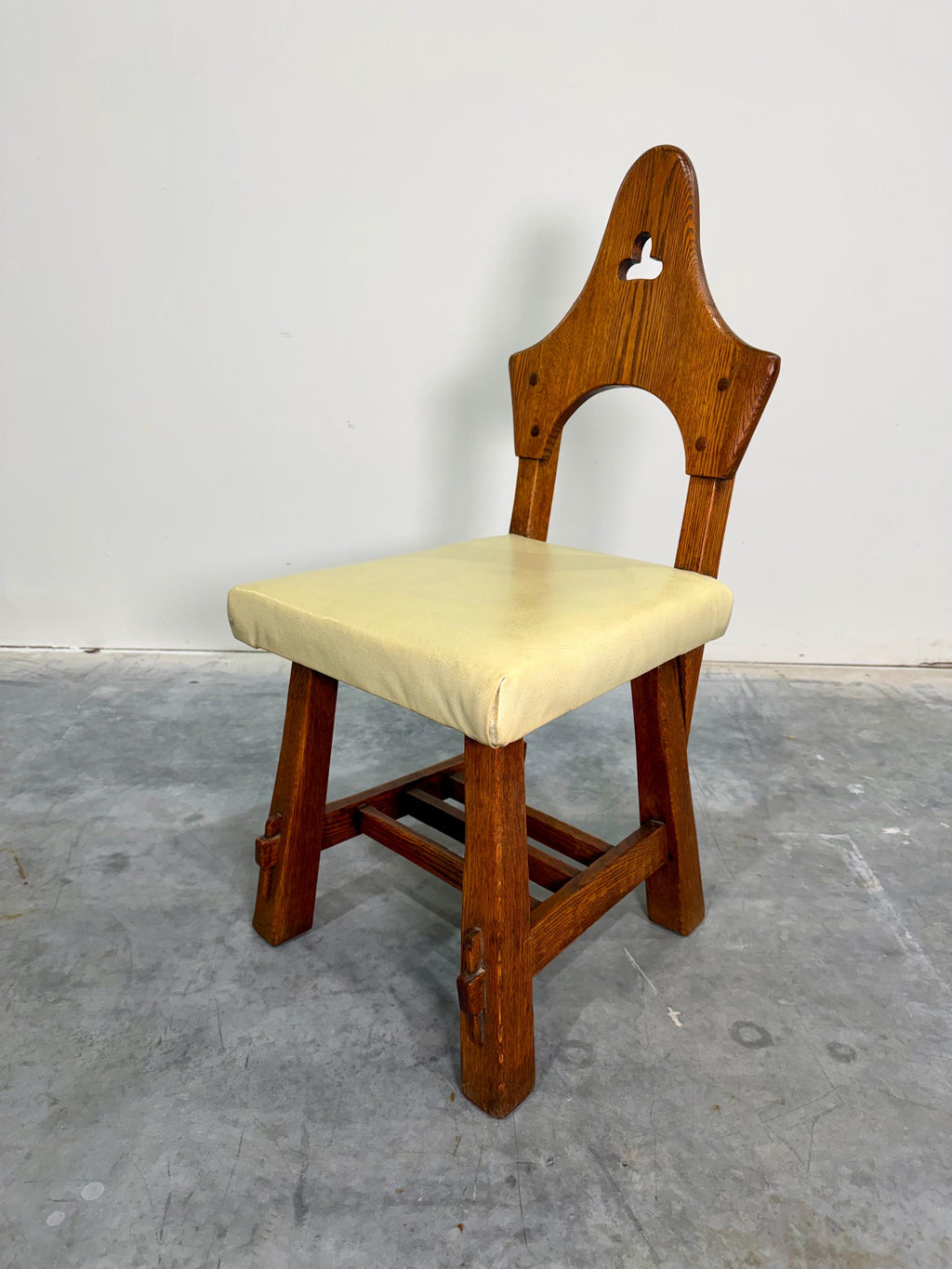 Brutalist Oak Arts and Crafts Antique Hall Chair in Manner of Charles Limbert