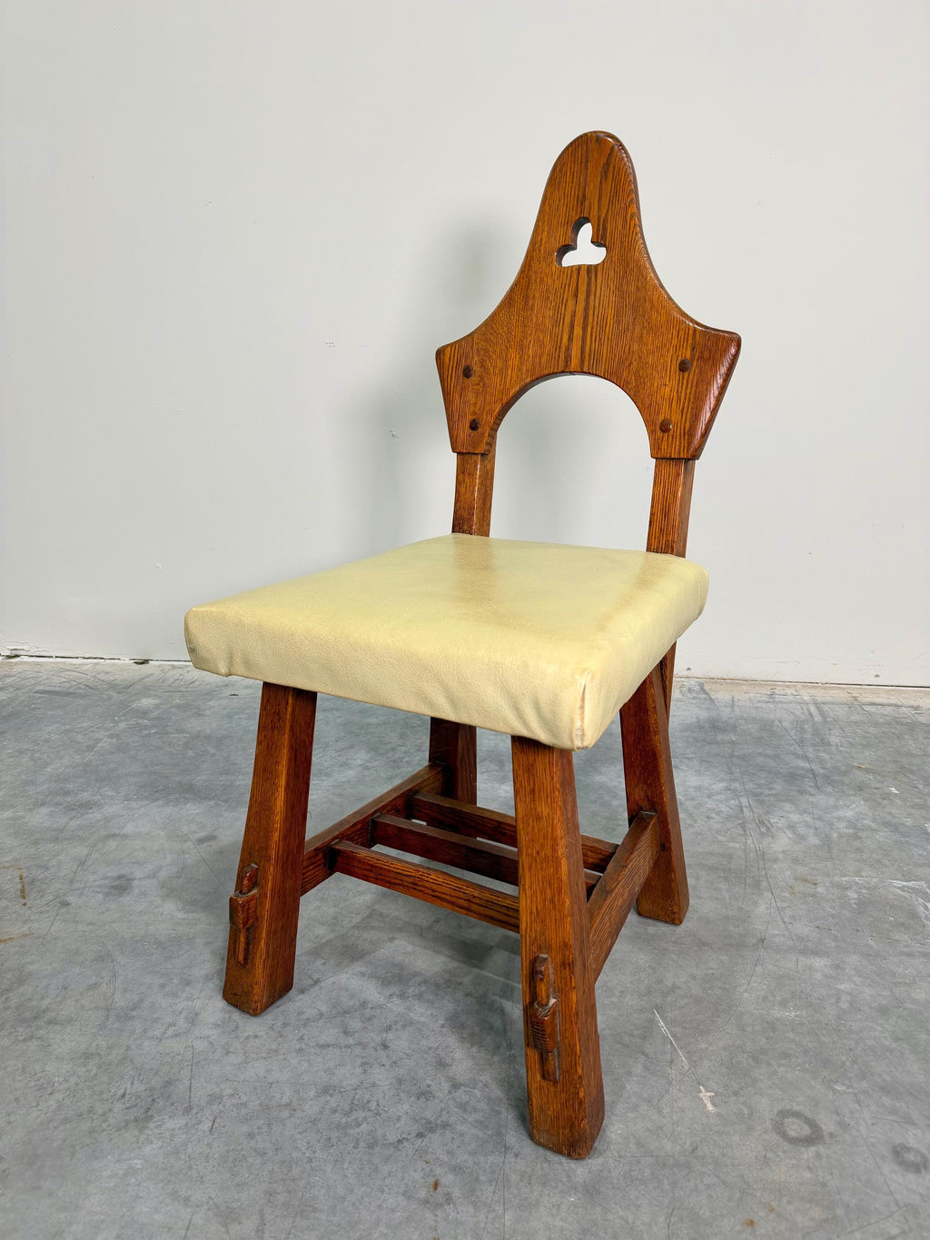 Brutalist Oak Arts and Crafts Antique Hall Chair in Manner of Charles Limbert