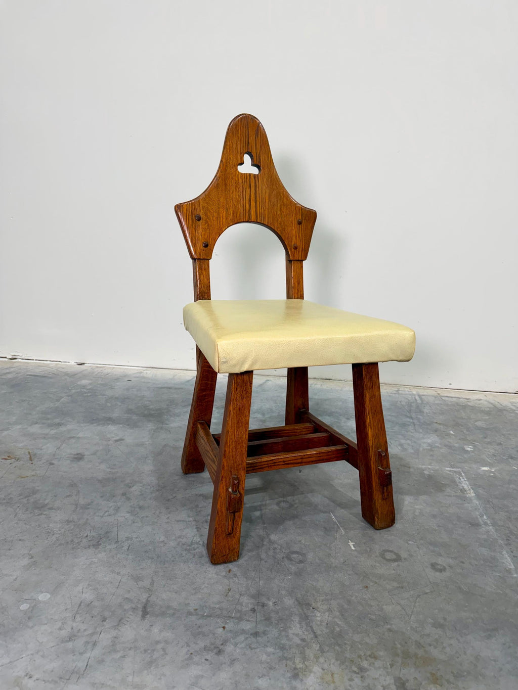 Brutalist Oak Arts and Crafts Antique Hall Chair in Manner of Charles Limbert