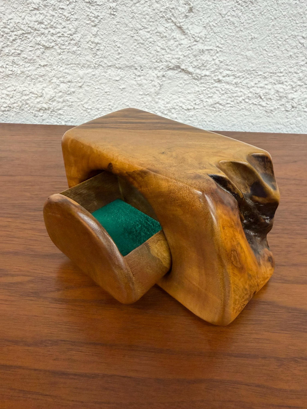Large Vintage Hand Carved Live Edge Wood Stash Box, Wood Whittlers Tennessee. Signed