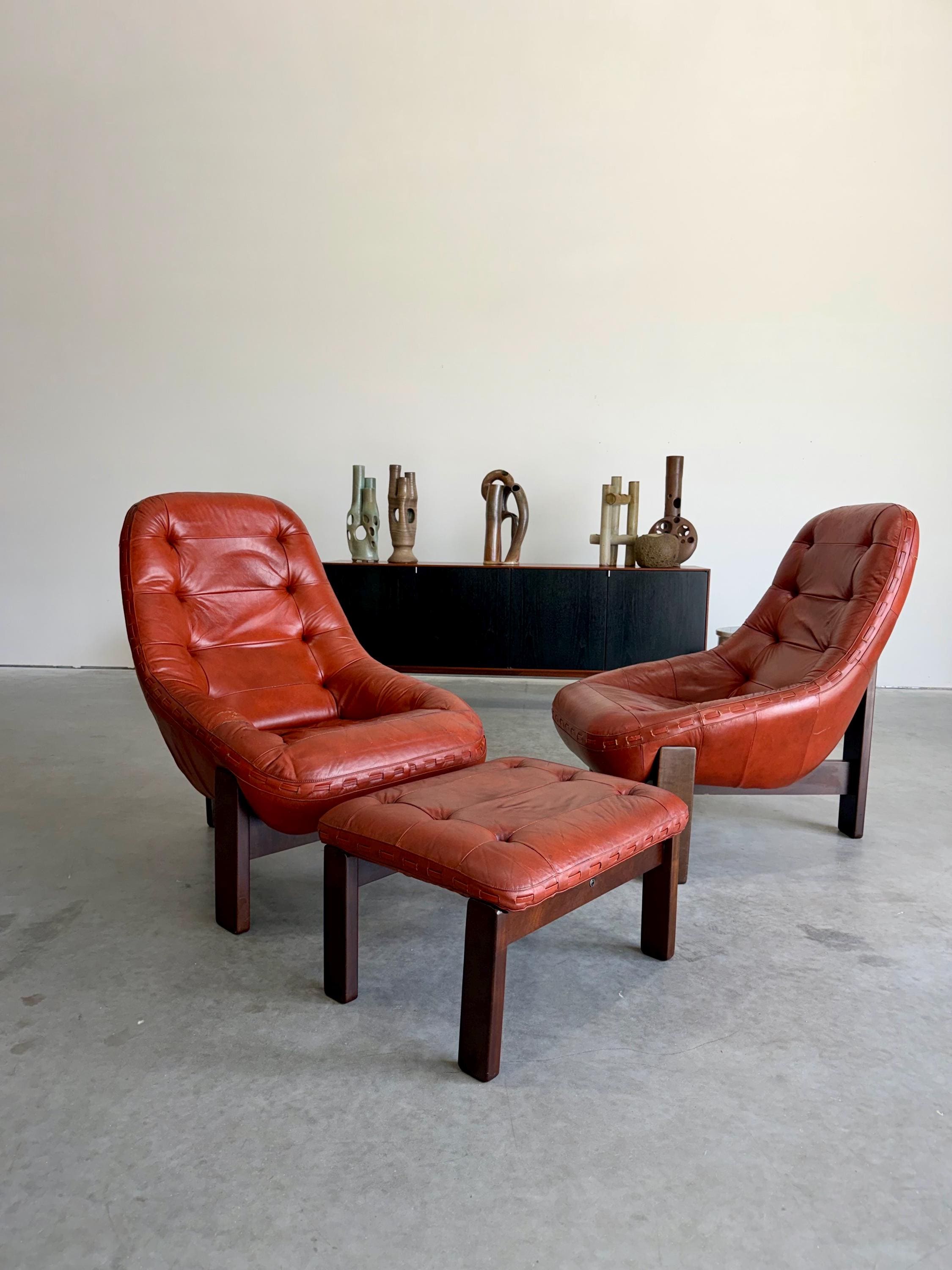 Brazilian Modernist Jean Gillon Chairs and Ottoman set, Leather and Imbuia Wood