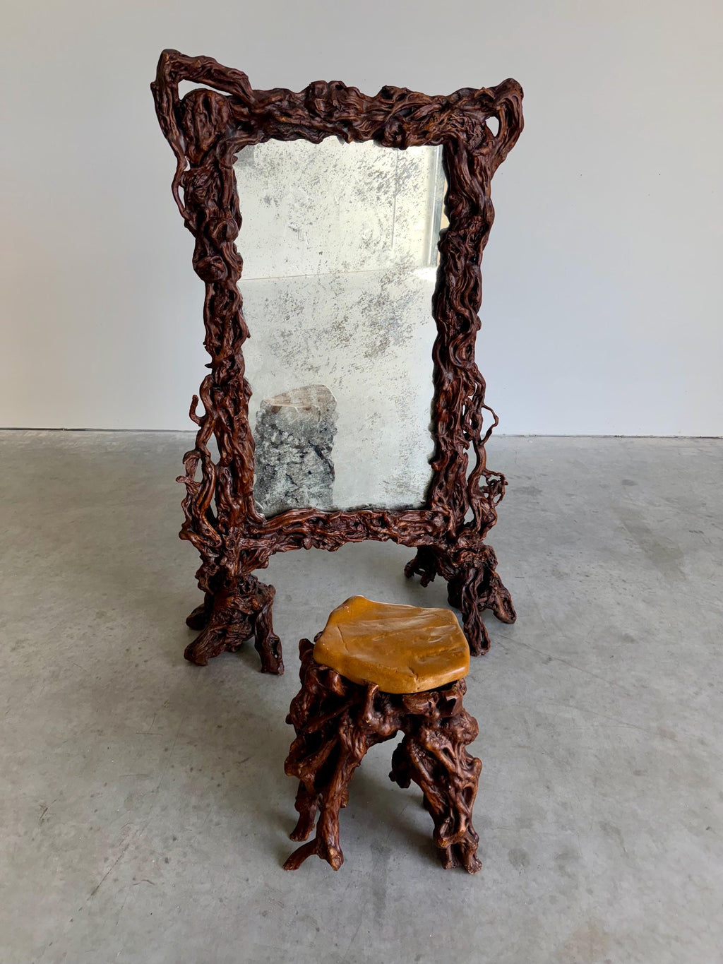 Rustic Elegance Freestanding Floor Mirror in Sculpted Tree Root Burl Frame with Stool